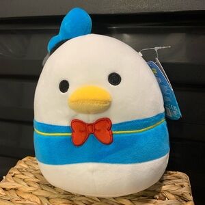 NWT Disney Donald Duck Squishmallow
